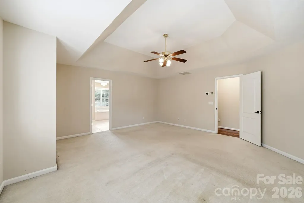 6821 Hollow Oak Drive Charlotte NC 28227