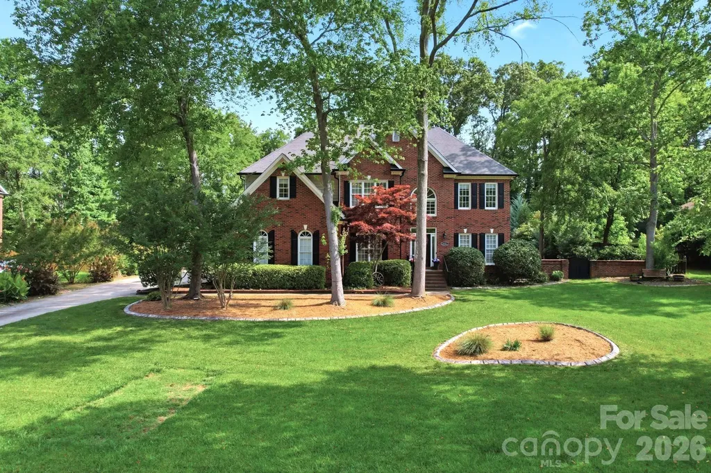 6821 Hollow Oak Drive Charlotte NC 28227