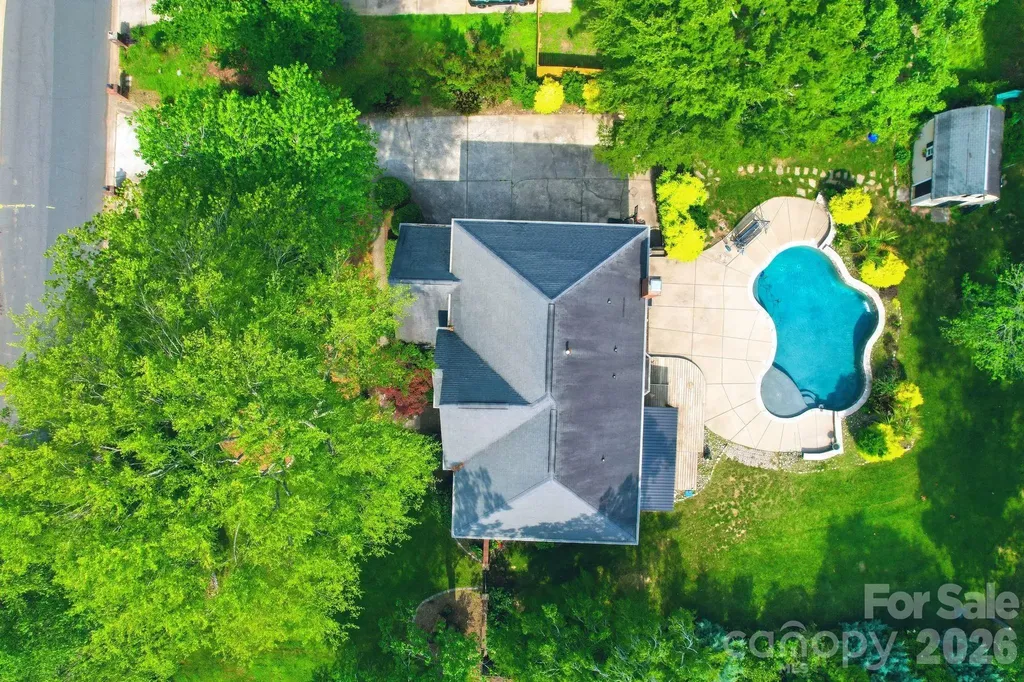 6821 Hollow Oak Drive Charlotte NC 28227