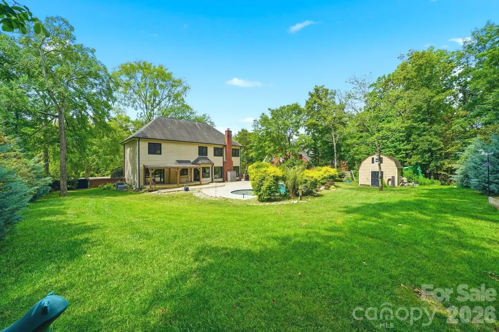 6821 Hollow Oak Drive Charlotte NC 28227