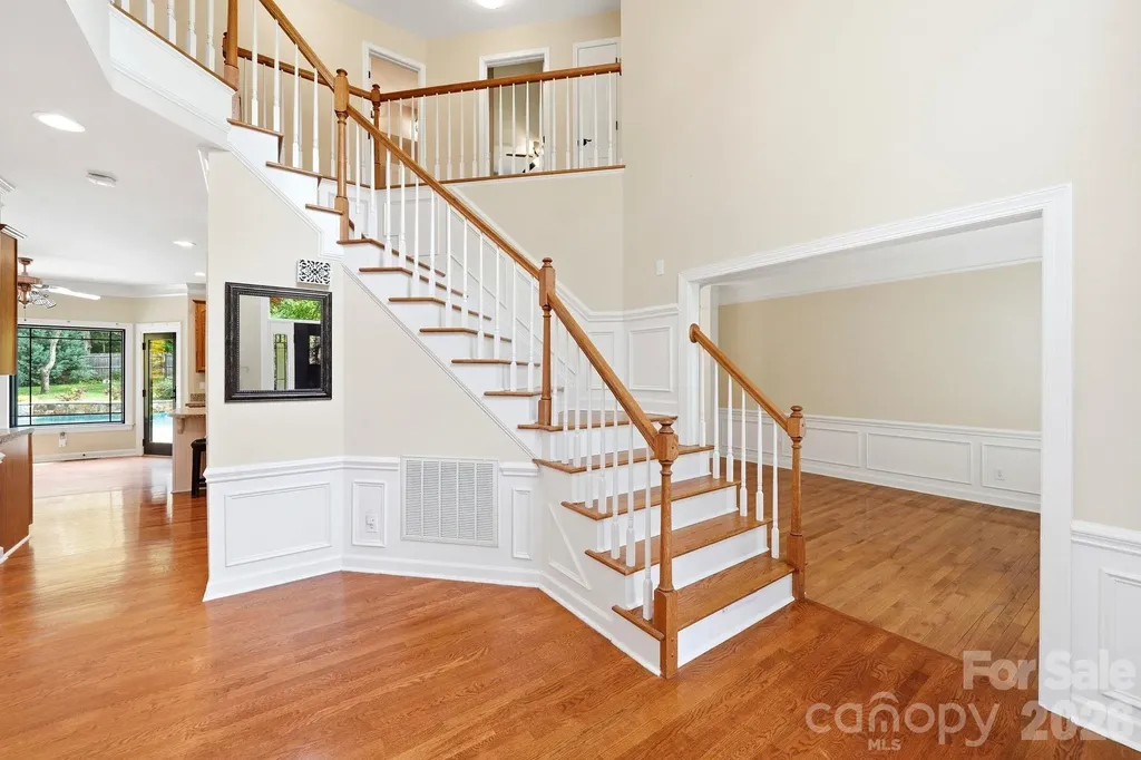 6821 Hollow Oak Drive Charlotte NC 28227