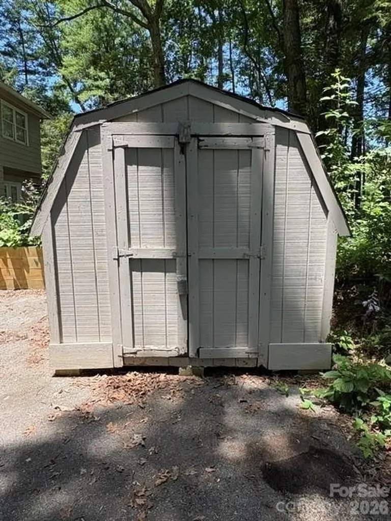 31 Spring Forest Circle Asheville NC 28803