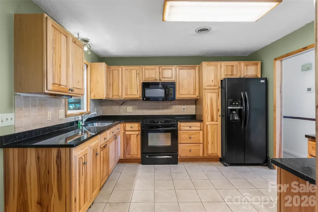 32 Swanns View Drive Marion NC 28752