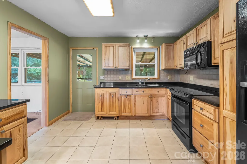 32 Swanns View Drive Marion NC 28752
