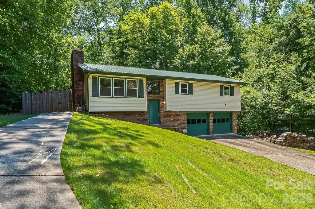 32 Swanns View Drive Marion NC 28752