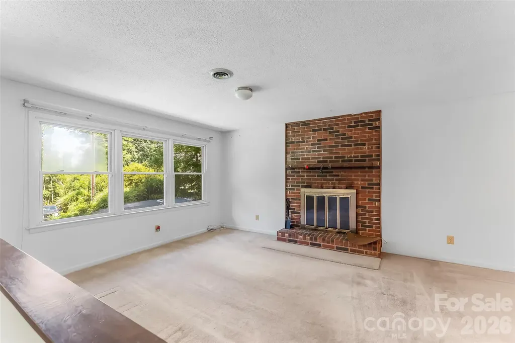 32 Swanns View Drive Marion NC 28752