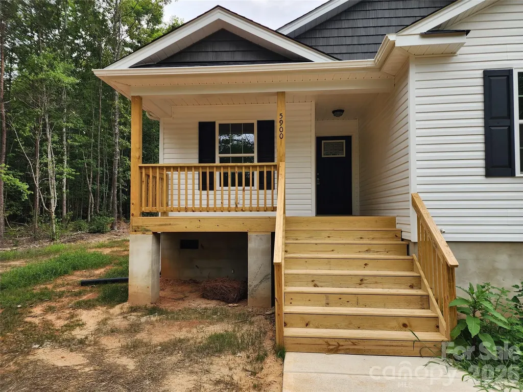 5900 Flamingo Drive Conover NC 28613