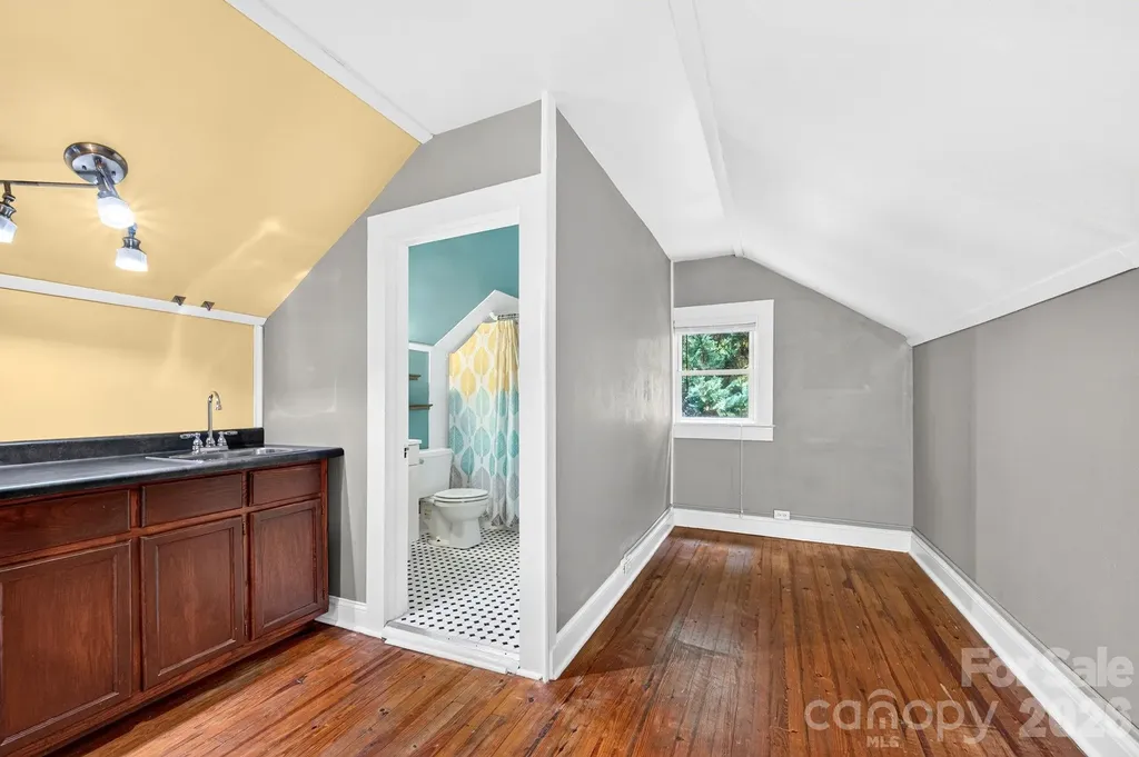 72 Ivanhoe Avenue Asheville NC 28806