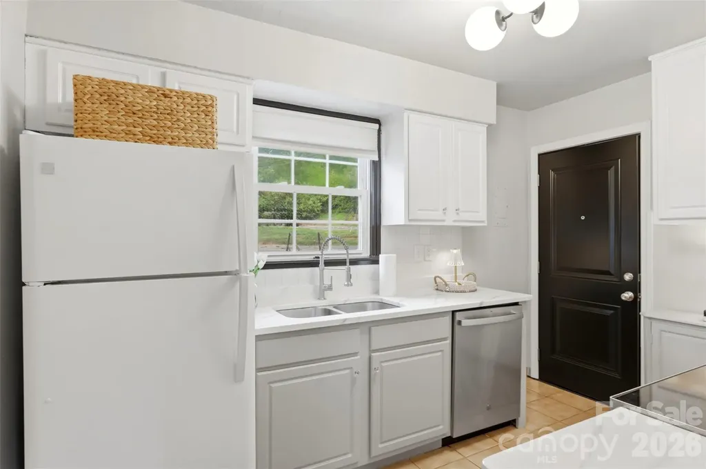 216 Wakefield Drive Charlotte NC 28209