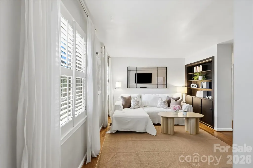 216 Wakefield Drive Charlotte NC 28209