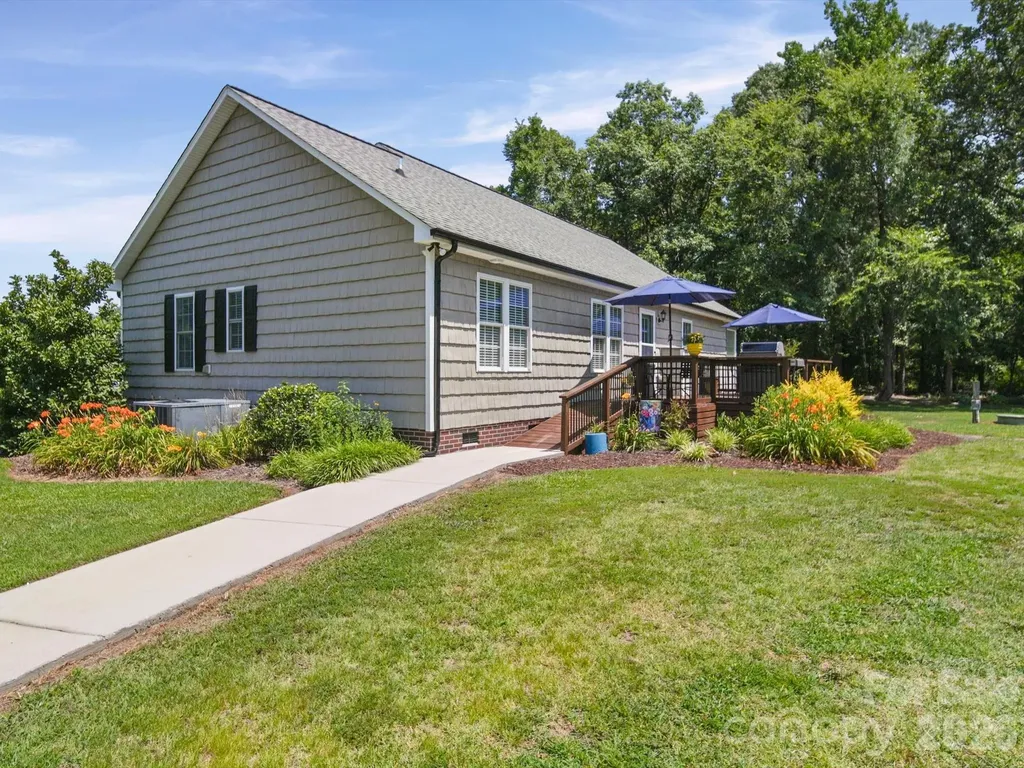 24794 Nc 24/27 Highway Albemarle NC 28001