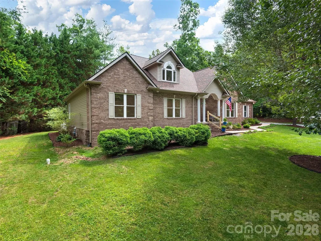 104 Arrowood Lane Hendersonville NC 28791
