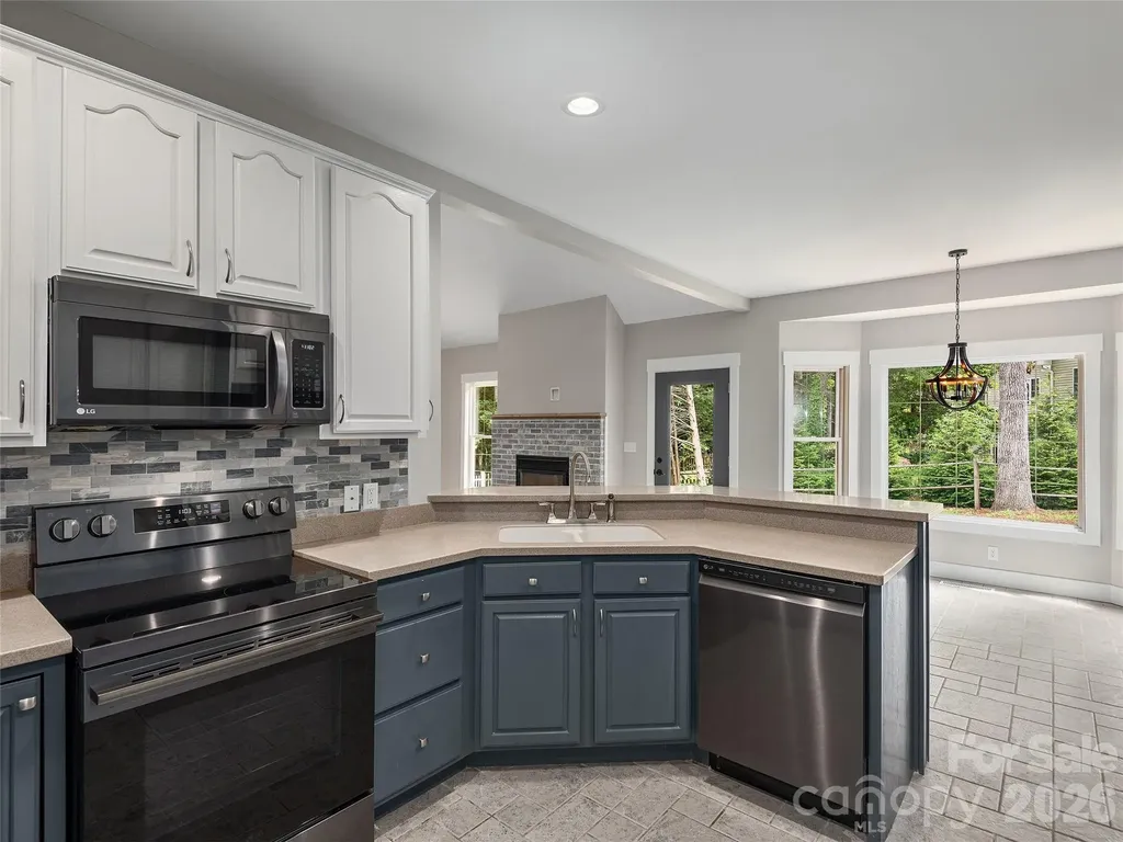 104 Arrowood Lane Hendersonville NC 28791