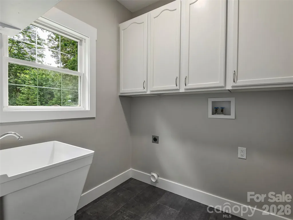 104 Arrowood Lane Hendersonville NC 28791