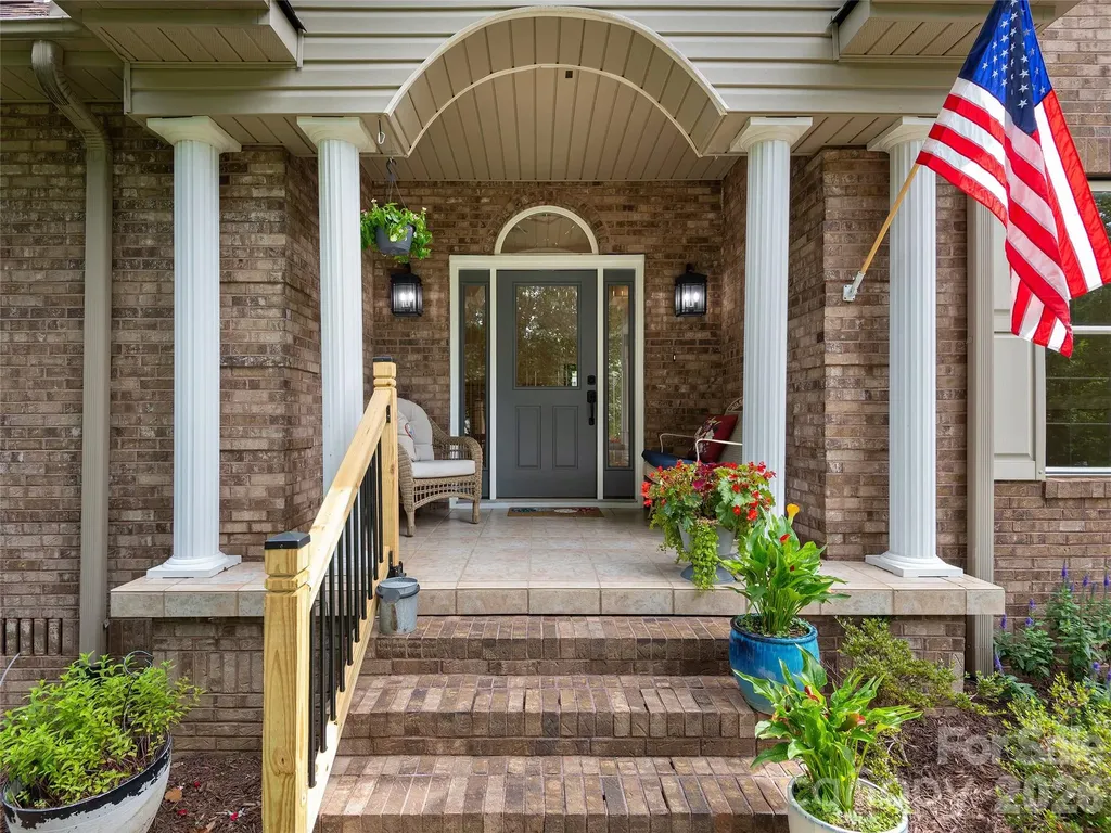 104 Arrowood Lane Hendersonville NC 28791
