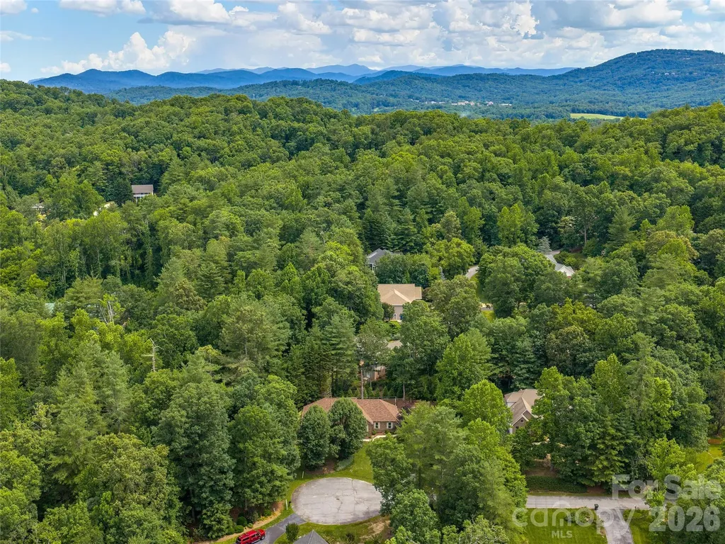 104 Arrowood Lane Hendersonville NC 28791