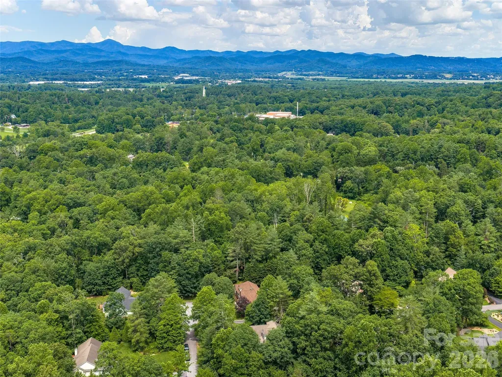 104 Arrowood Lane Hendersonville NC 28791
