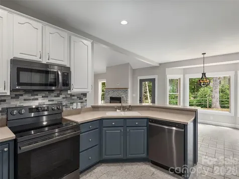 104 Arrowood Lane Hendersonville NC 28791