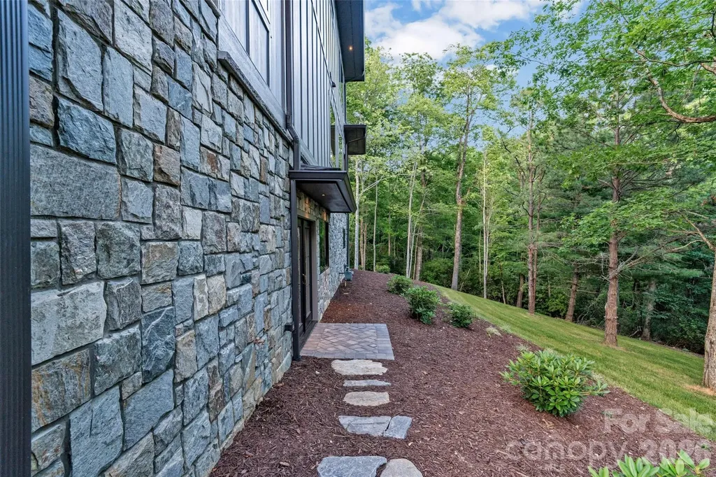 163 Stonefly Drive Horse Shoe NC 28742