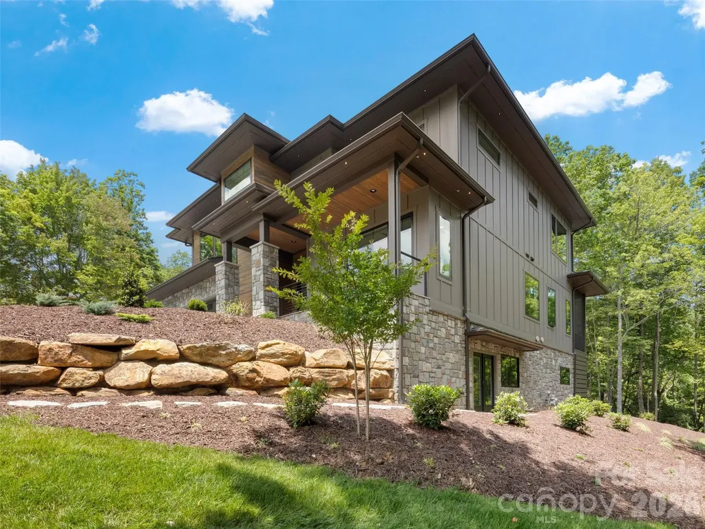 163 Stonefly Drive Horse Shoe NC 28742