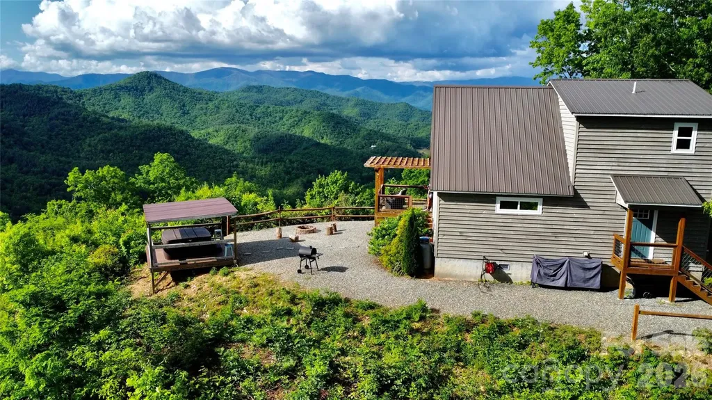946, 140, 83 Honeysuckle Ridge Almond NC 28702