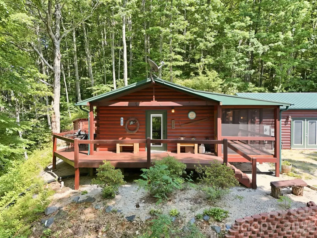 946, 140, 83 Honeysuckle Ridge Almond NC 28702