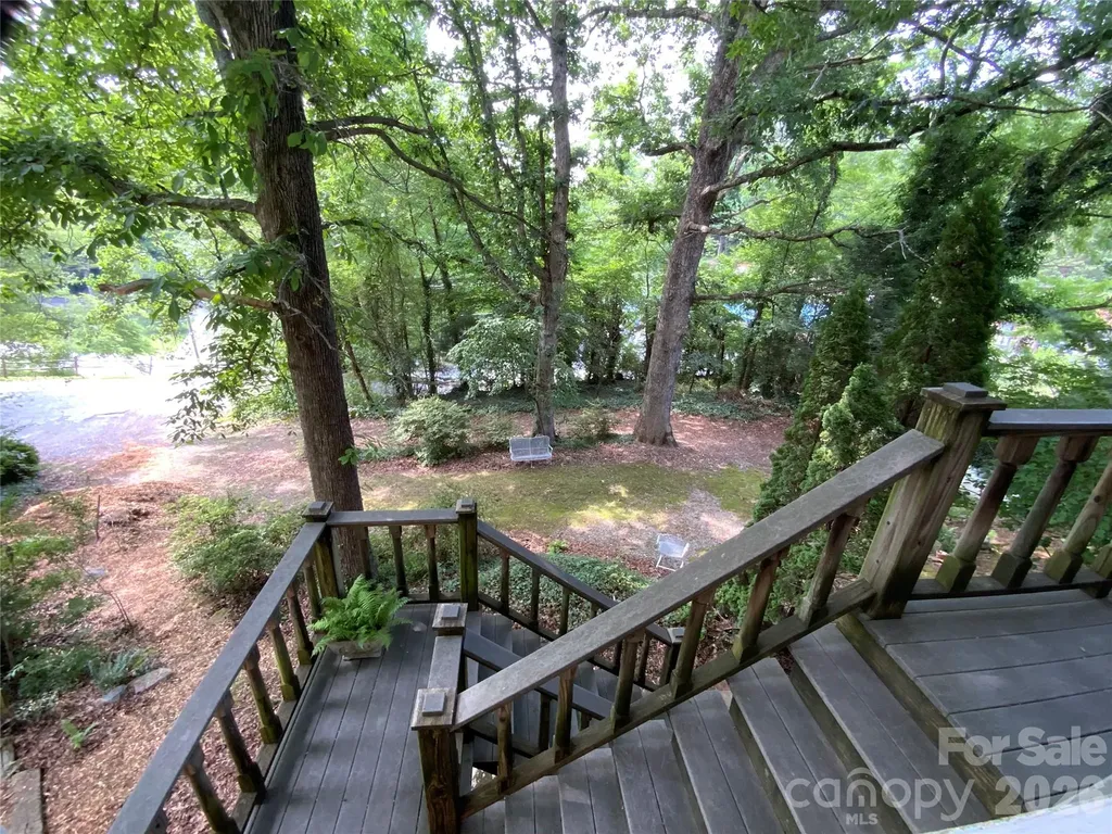 58 Seminary Street Saluda NC 28773
