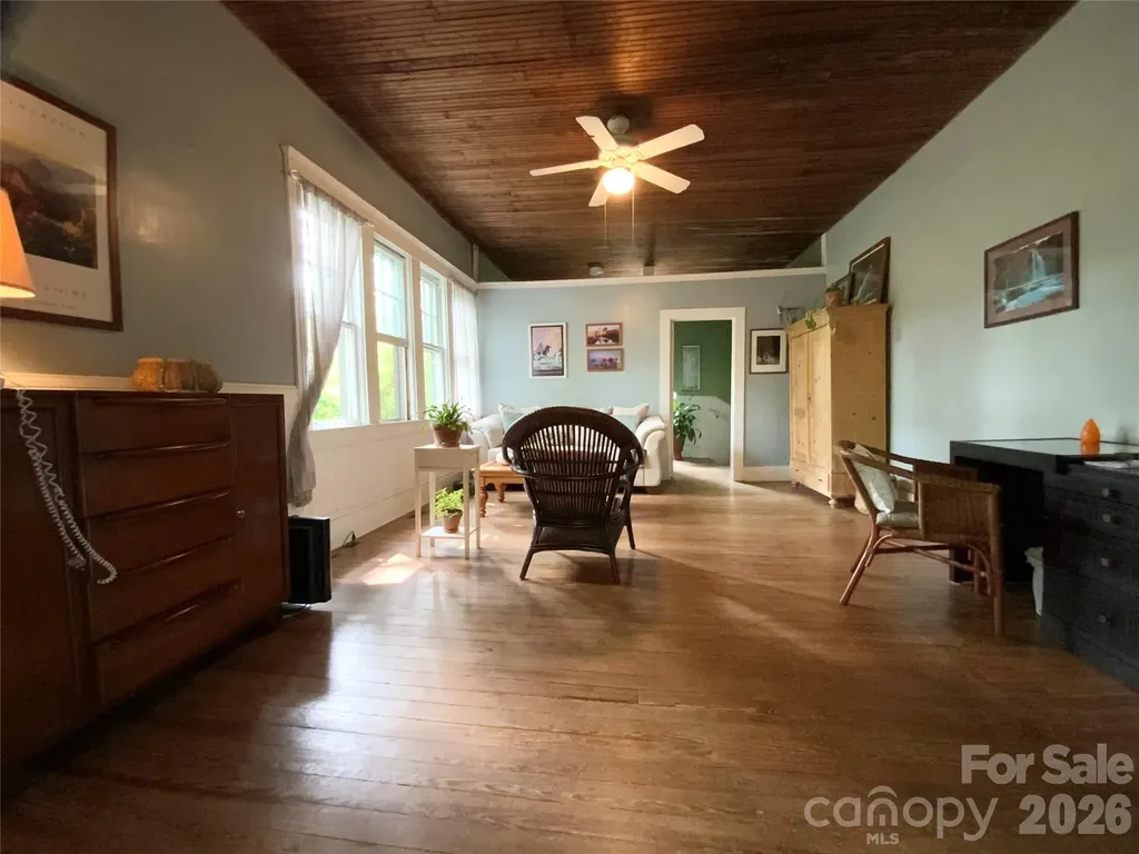 58 Seminary Street Saluda NC 28773