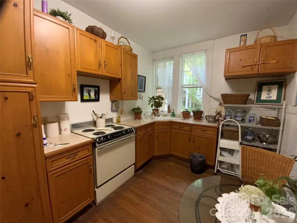 58 Seminary Street Saluda NC 28773
