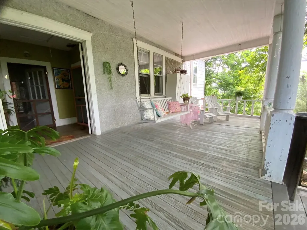 58 Seminary Street Saluda NC 28773