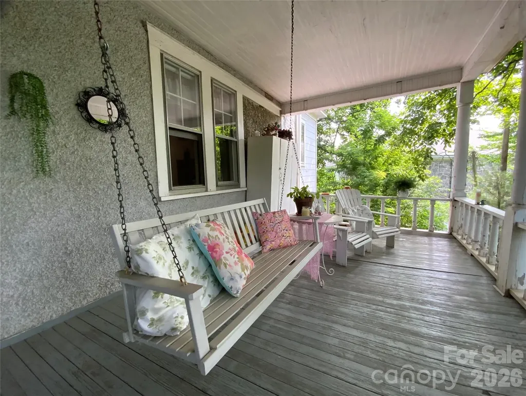 58 Seminary Street Saluda NC 28773