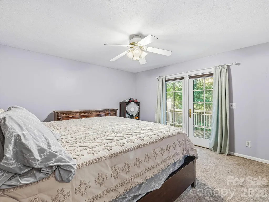 3158 Florida Drive Hendersonville NC 28792