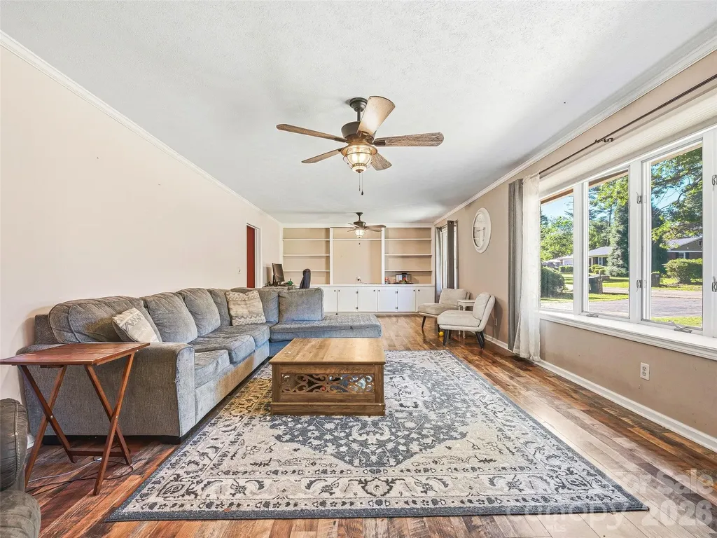 3158 Florida Drive Hendersonville NC 28792