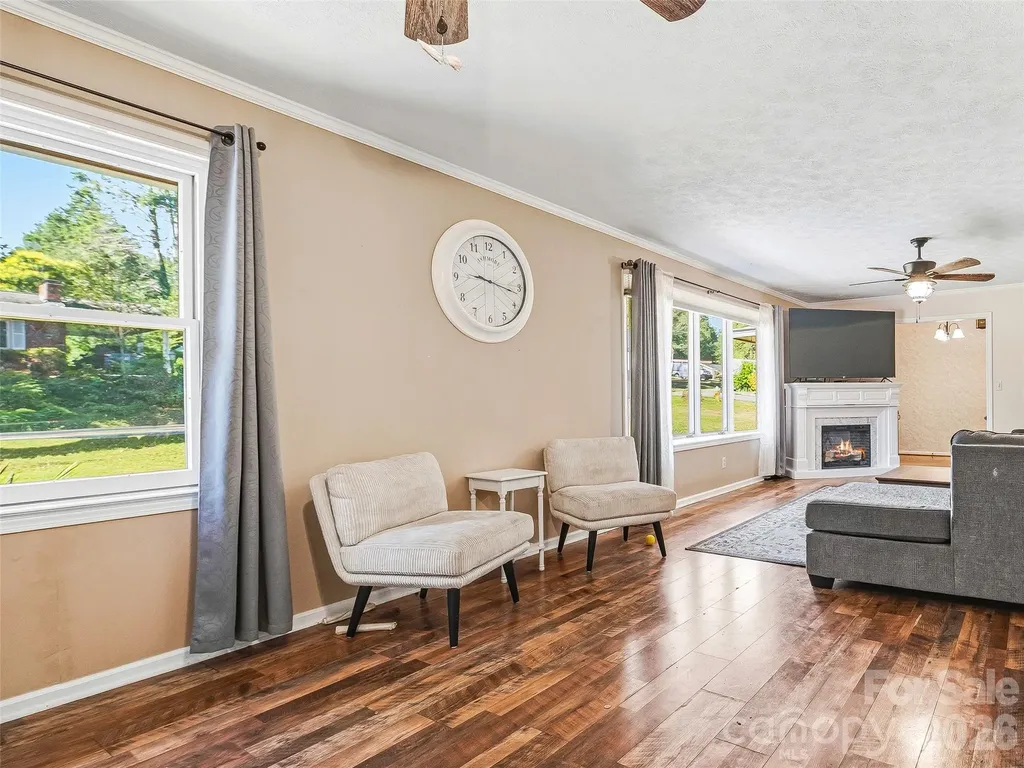 3158 Florida Drive Hendersonville NC 28792