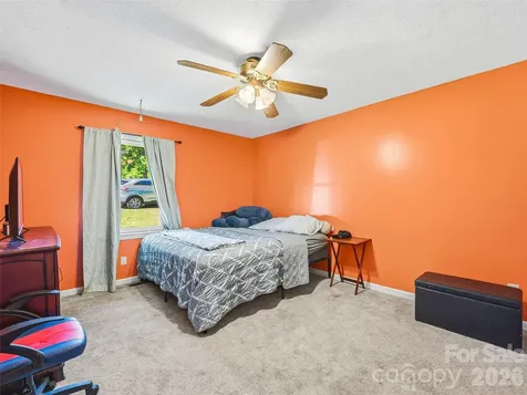 3158 Florida Drive Hendersonville NC 28792