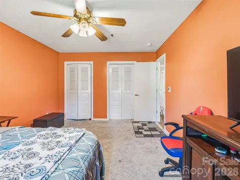 3158 Florida Drive Hendersonville NC 28792