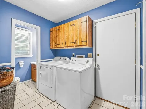 3158 Florida Drive Hendersonville NC 28792