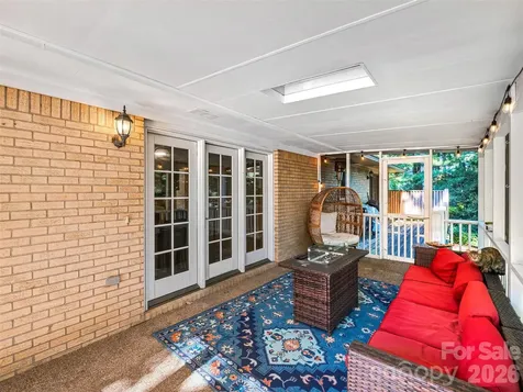 3158 Florida Drive Hendersonville NC 28792
