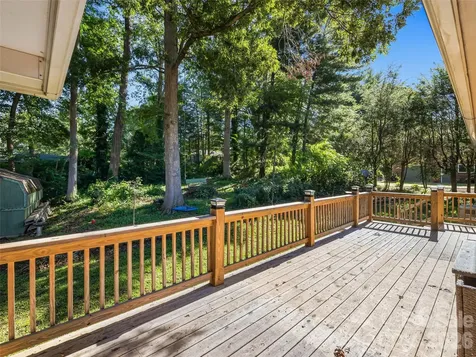 3158 Florida Drive Hendersonville NC 28792