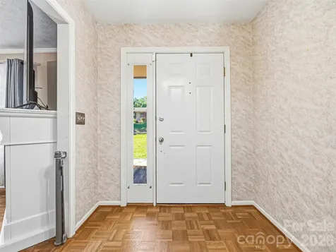 3158 Florida Drive Hendersonville NC 28792