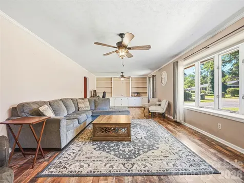 3158 Florida Drive Hendersonville NC 28792