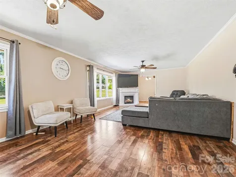 3158 Florida Drive Hendersonville NC 28792