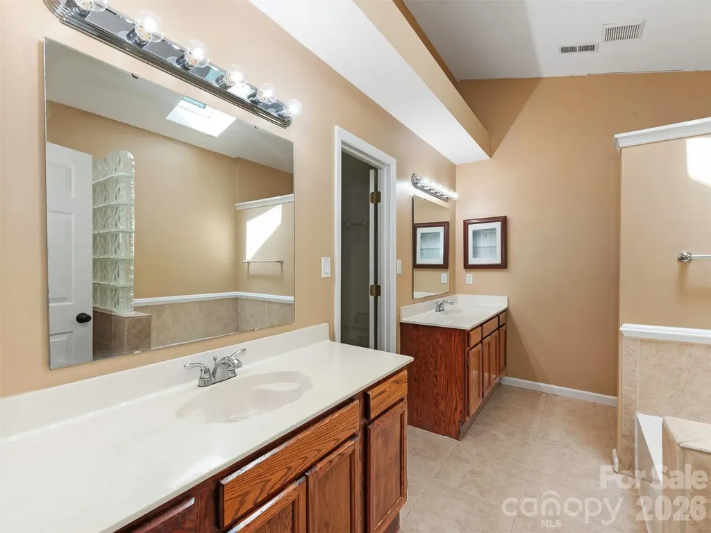 14437 Raynham Drive Charlotte NC 28262