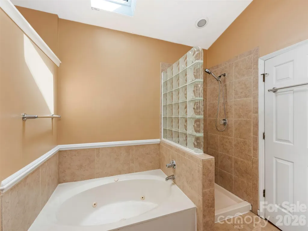 14437 Raynham Drive Charlotte NC 28262