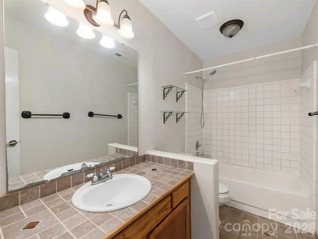 14437 Raynham Drive Charlotte NC 28262