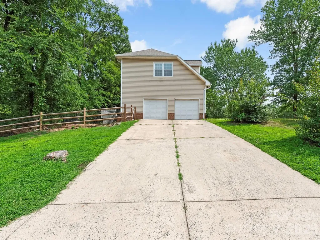 14437 Raynham Drive Charlotte NC 28262