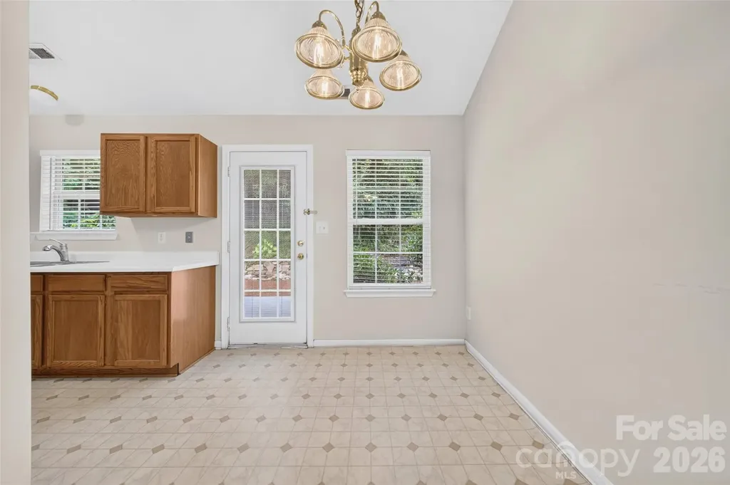 4627 Victory Lane Charlotte NC 28269