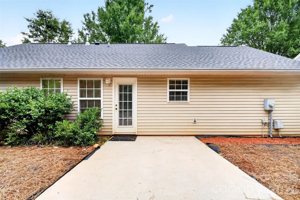 4627 Victory Lane Charlotte NC 28269