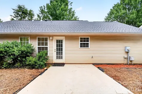 4627 Victory Lane Charlotte NC 28269