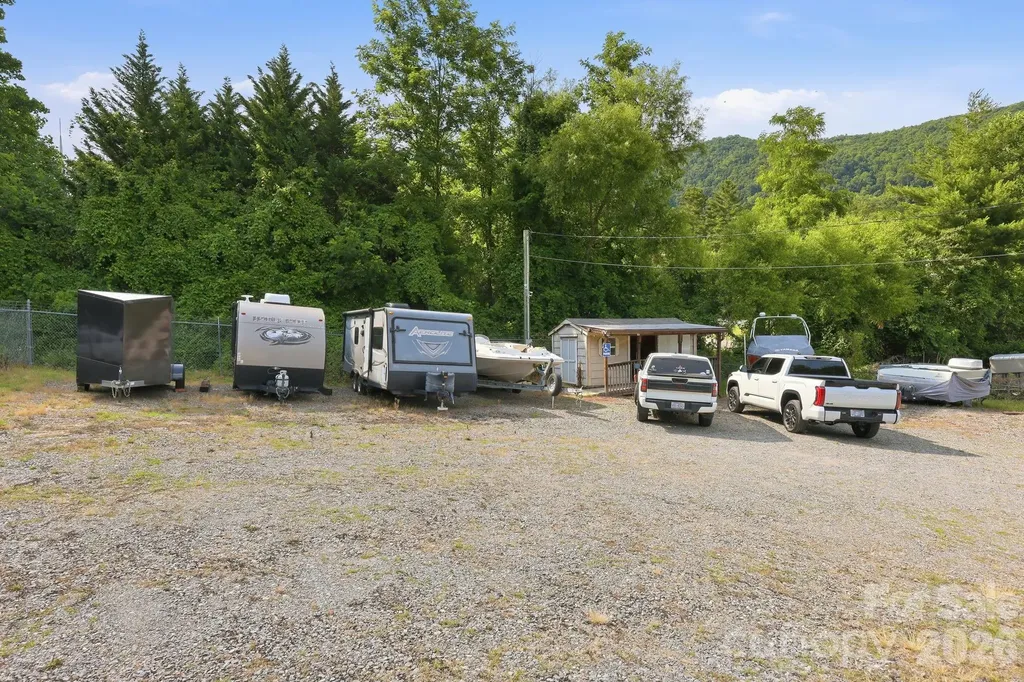 14 Huntley Circle Fairview NC 28730